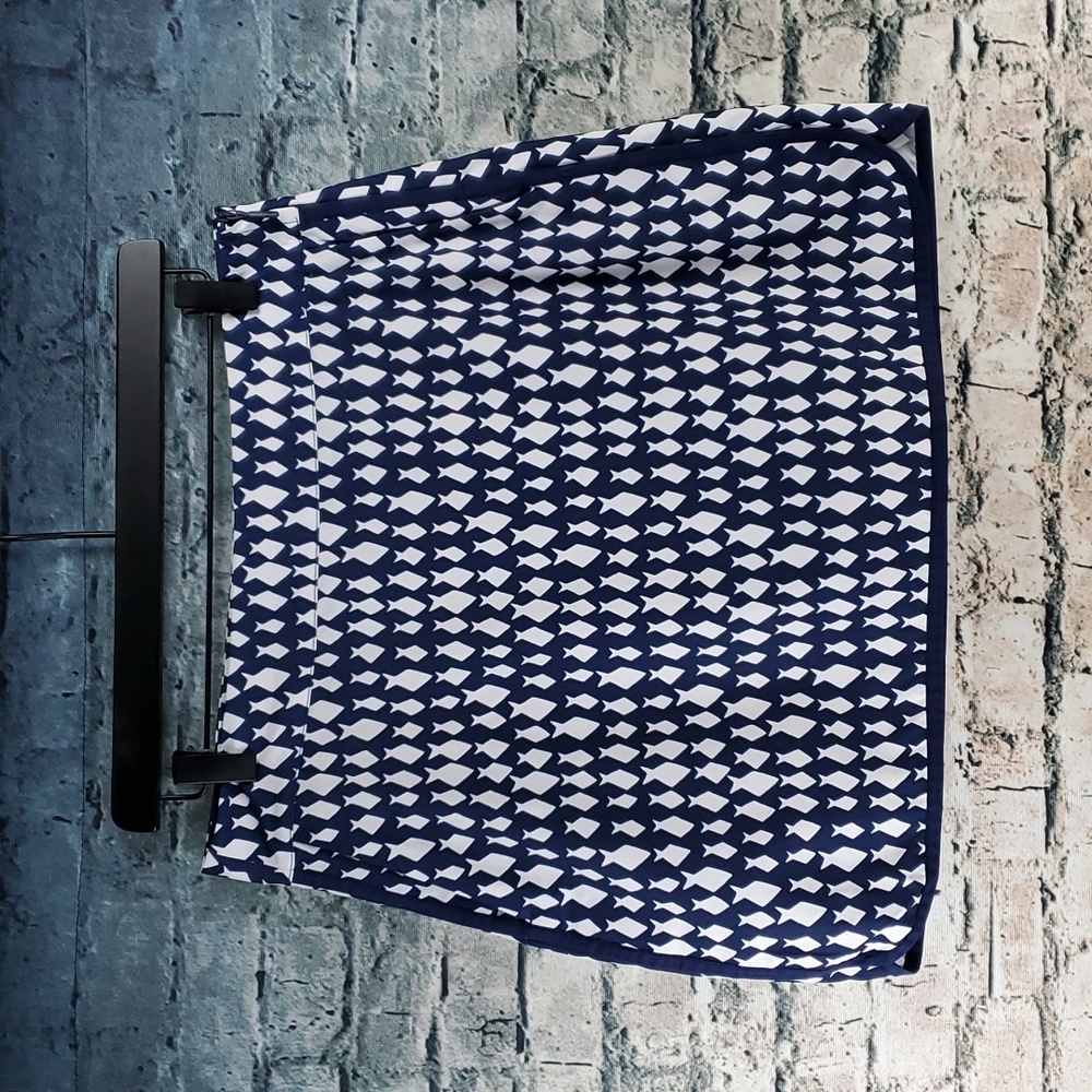 Vineyard Vines Navy and White Patterned Skort